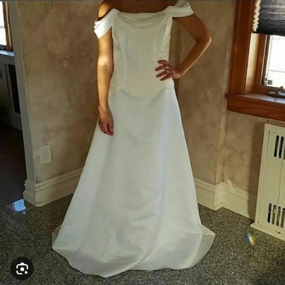 ‼️ISO‼️ Jessica McClintock Off the Shoulder Corset Wedding Dress - Picture 4 of 5